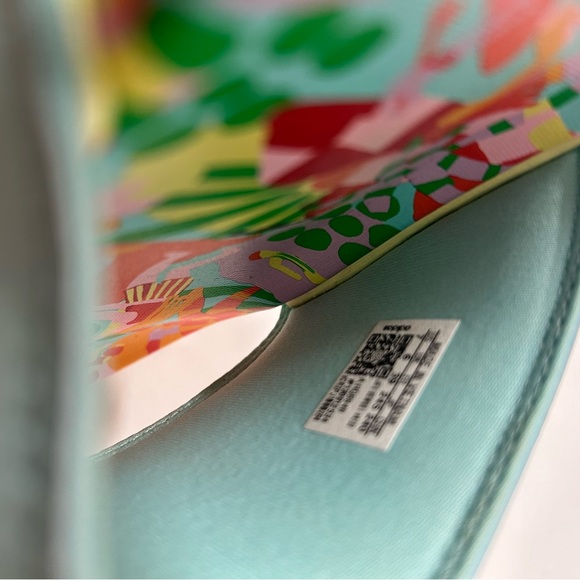 Adidas Adilette Slides, Women’s size 7 - Picture 4 of 5